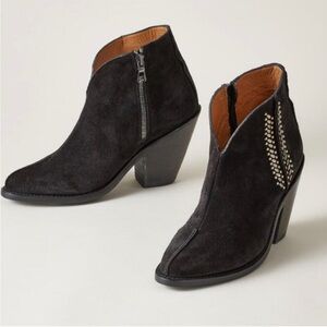 NWOT Calleen Cordero black Nikkta Sueda Booties size 9